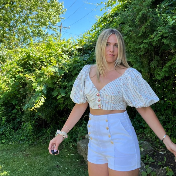 NWT - Emily in Paris Collection - Bouee Puff Sleeve Crop Top - Picture 3 of 7